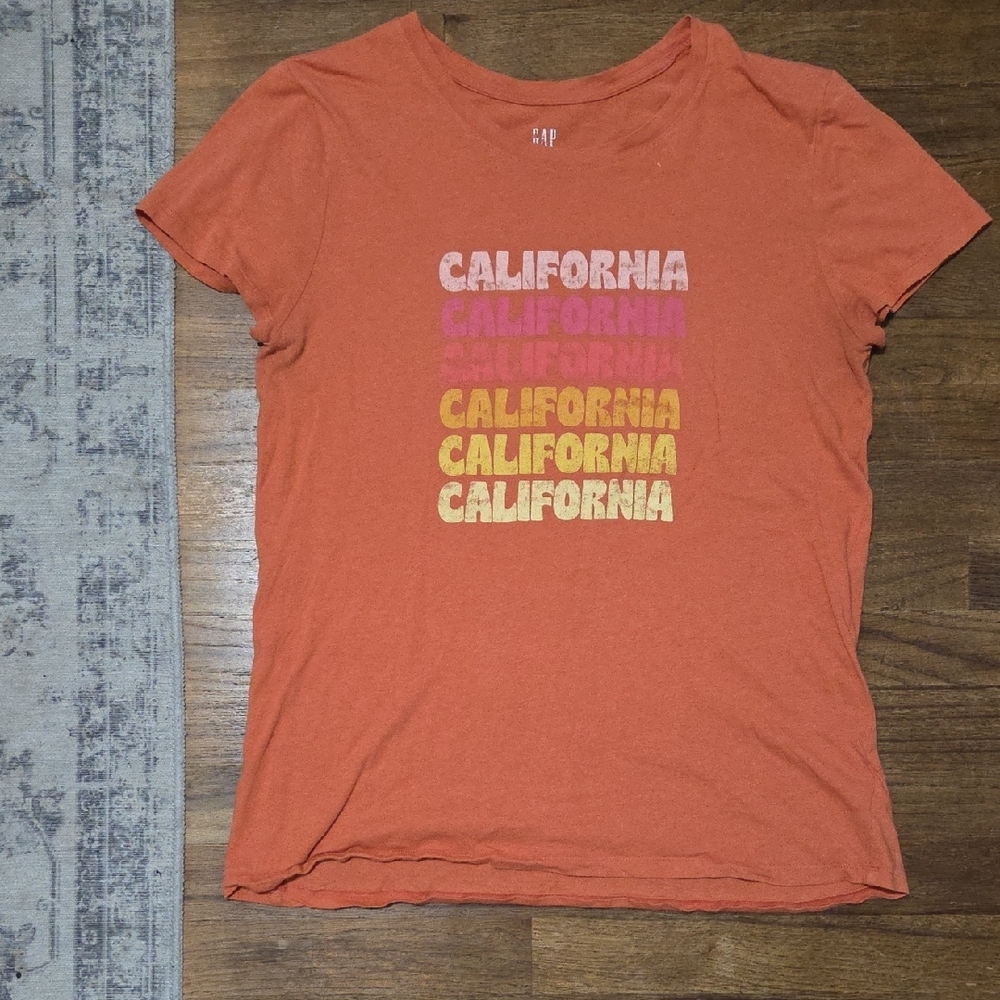🔵3/$13 GAP California Graphic Tee